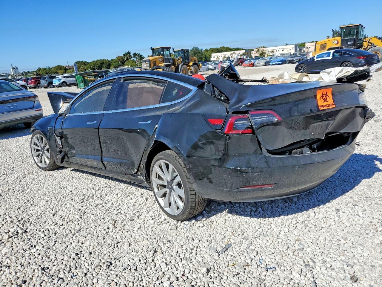 2018 Tesla Model 3 - Фото 2