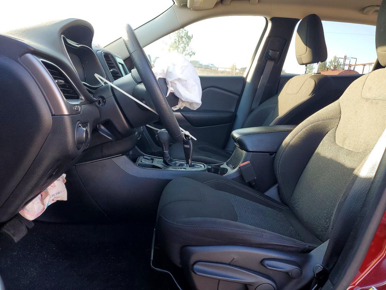 2020 Jeep Cherokee Latitude - Фото 7