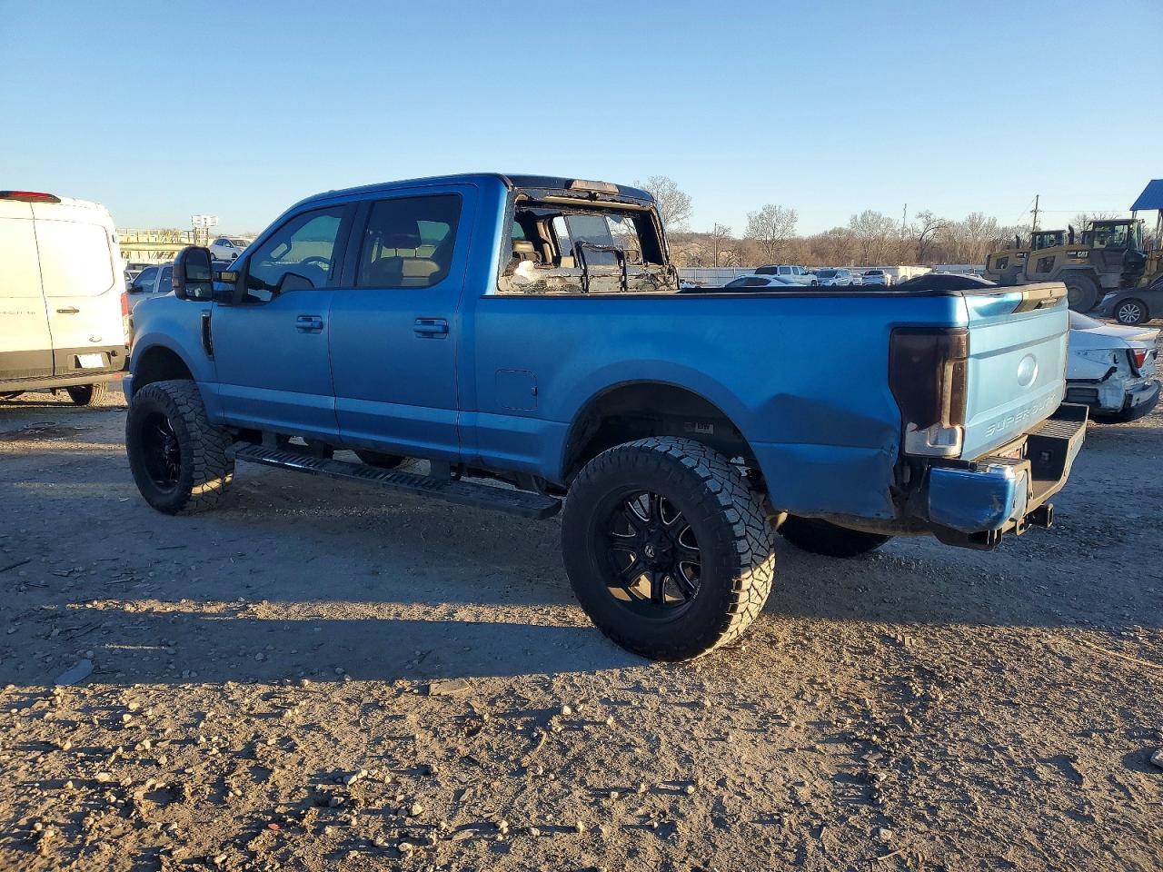 2017 Ford F250 Super Duty - Фото 2