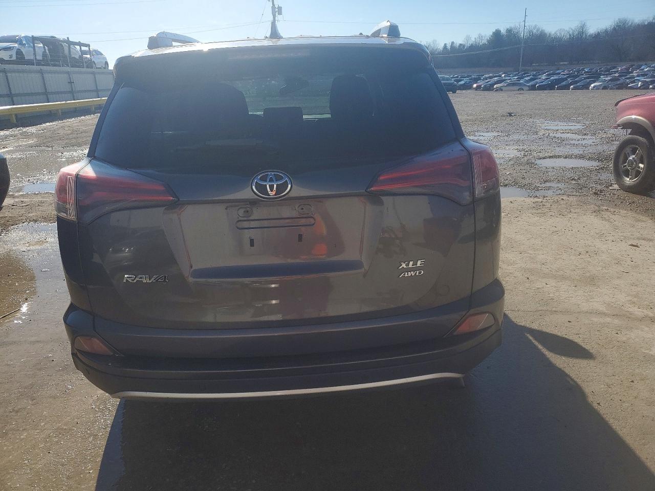 2016 Toyota Rav4 Xle - Image 6