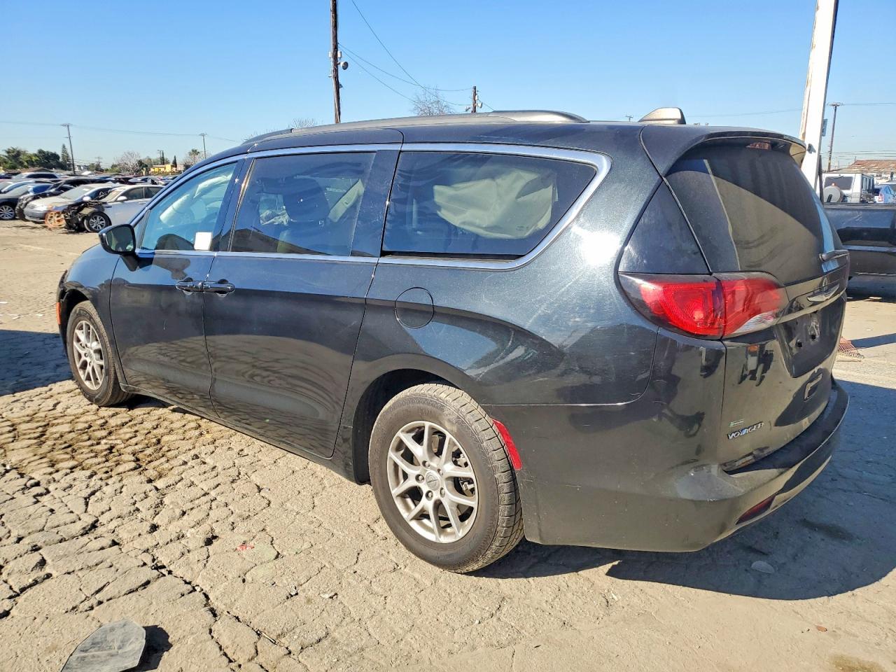 2021 Chrysler Voyager Lxi - Image 2