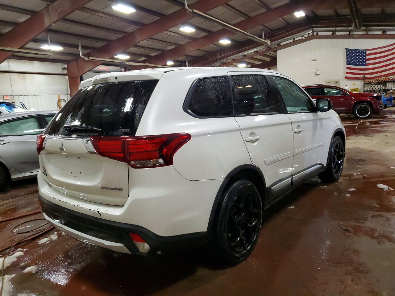 2016 Mitsubishi Outlander Se - Image 3
