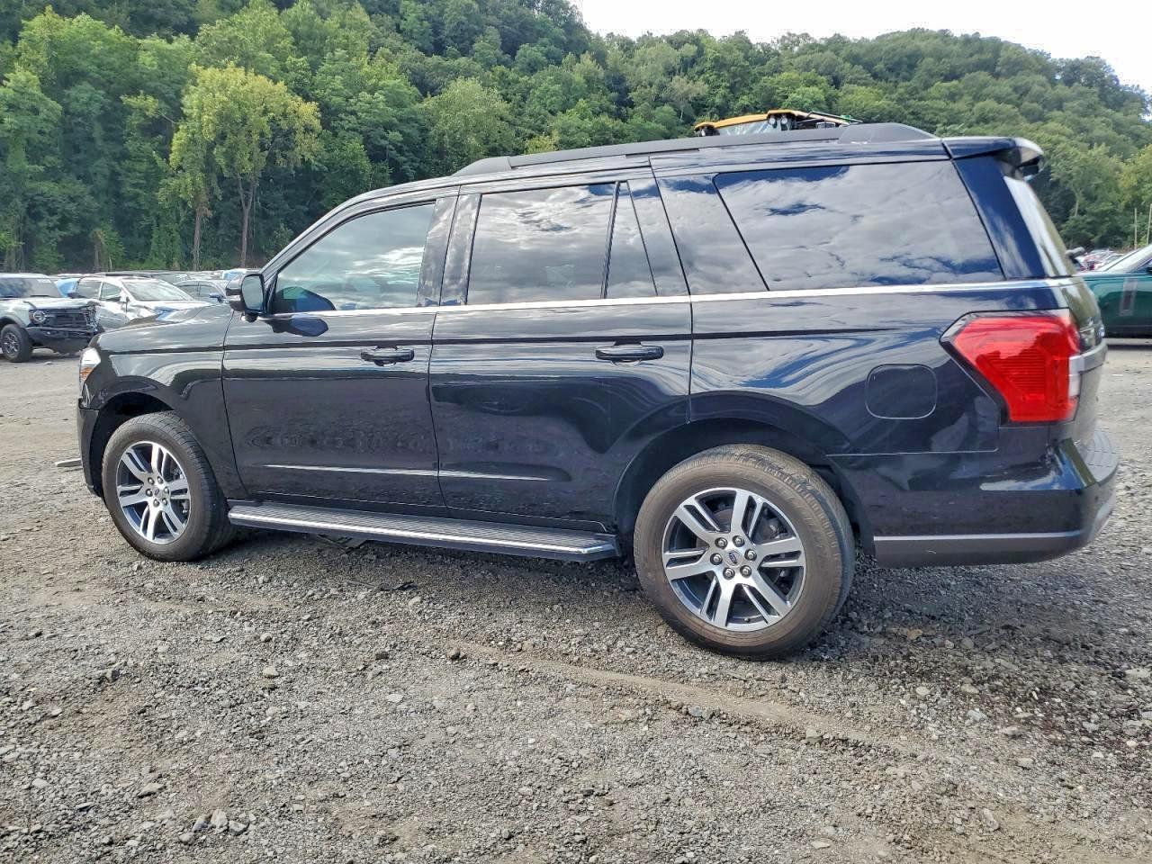 2023 Ford Expedition Xlt - Фото 2