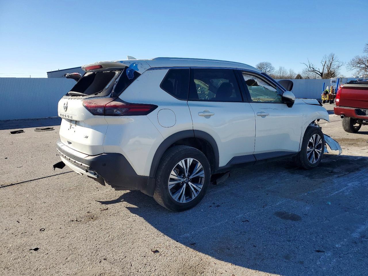 2021 Nissan Rogue Sv - Image 3