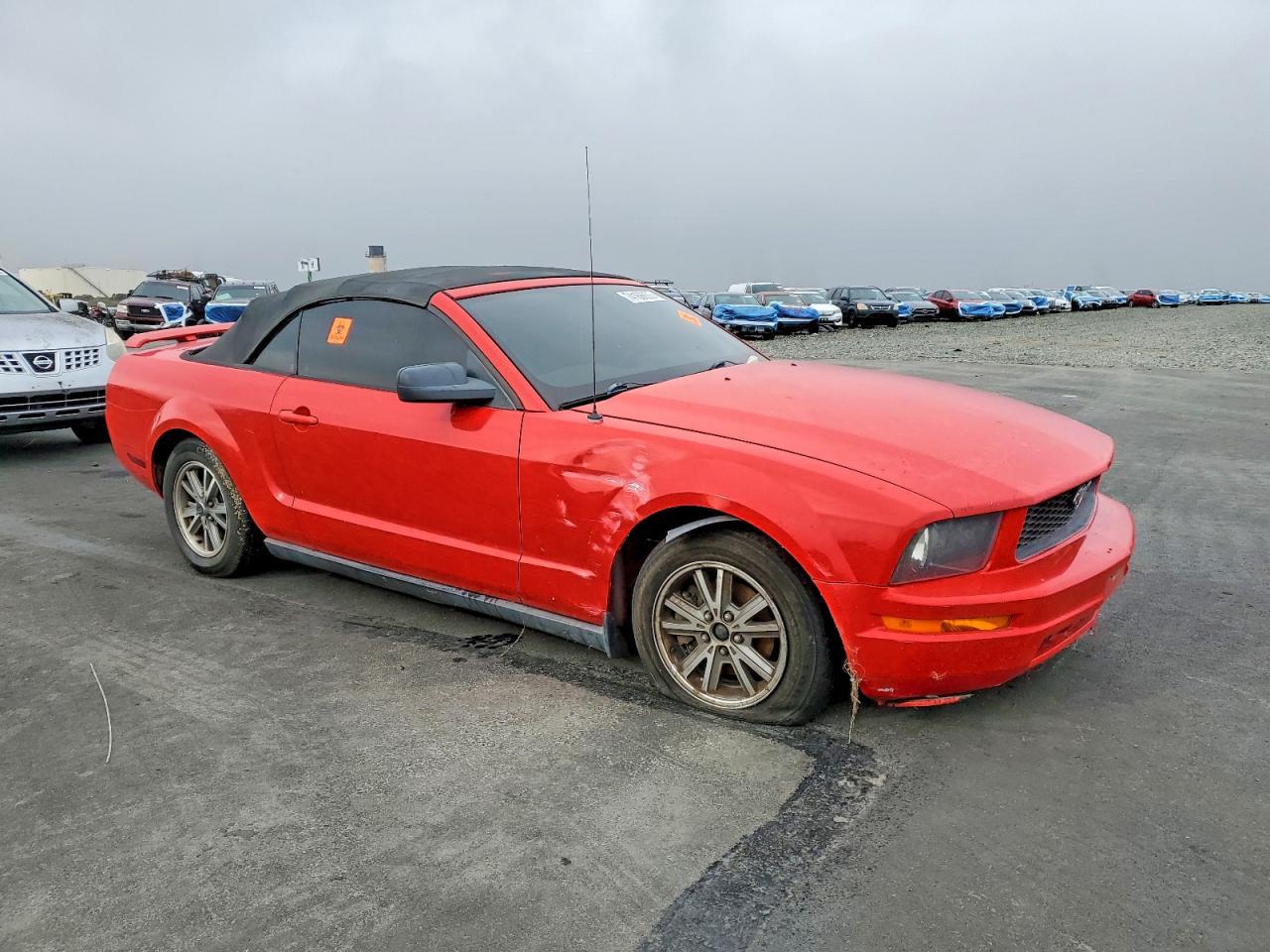 2005 Ford Mustang - Image 4