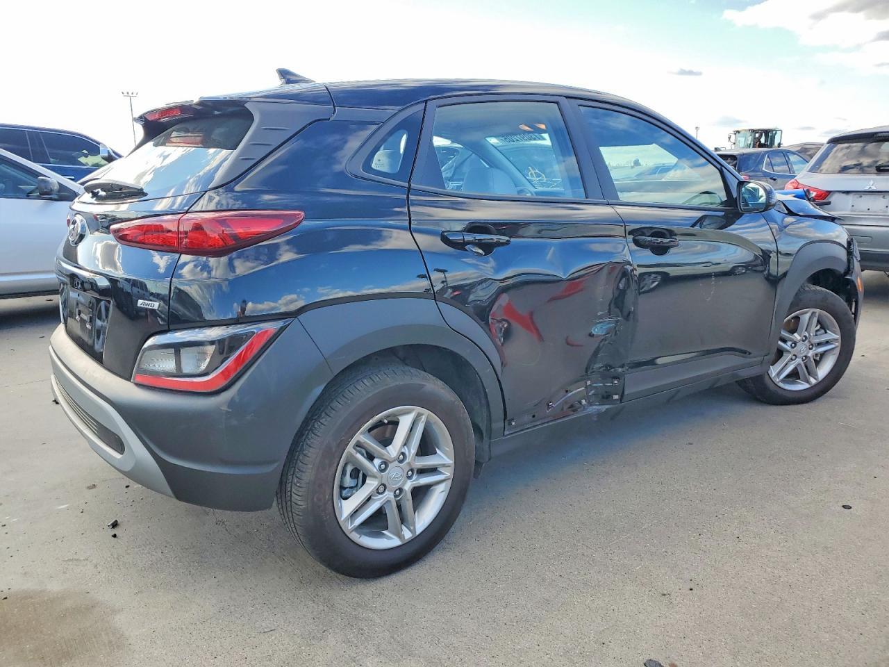 2023 Hyundai Kona Se - Image 3