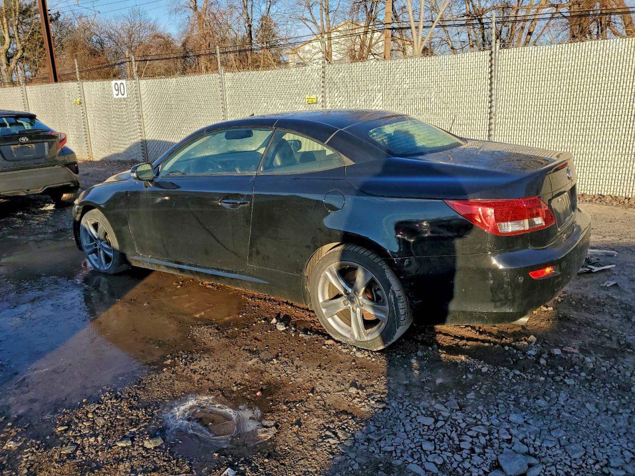 2015 Lexus Is 250 - Image 2