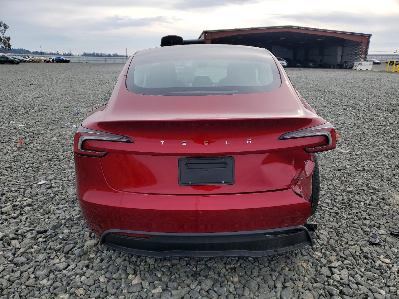 2025 Tesla Model 3 - Фото 6