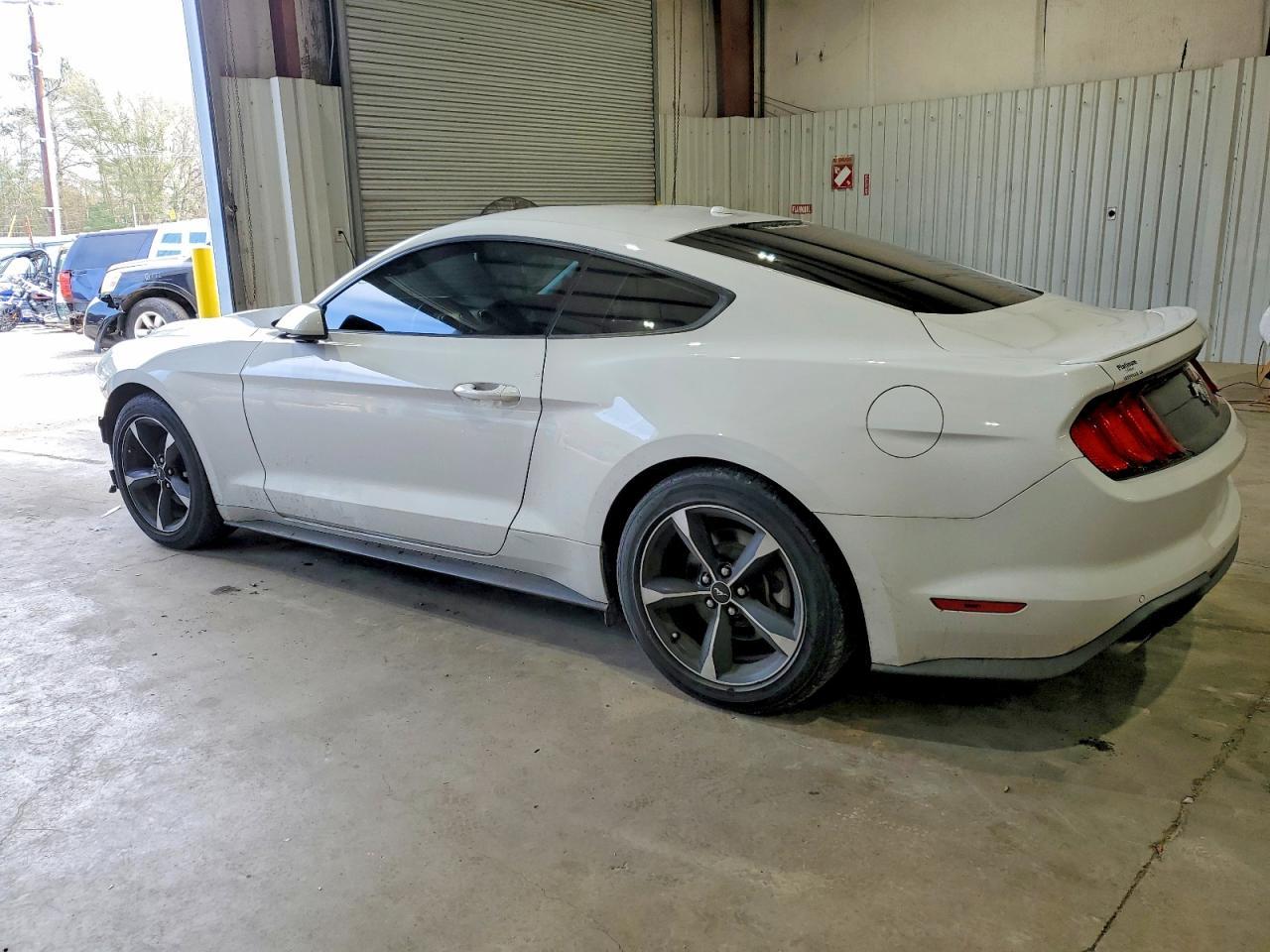 2018 Ford Mustang - Фото 2