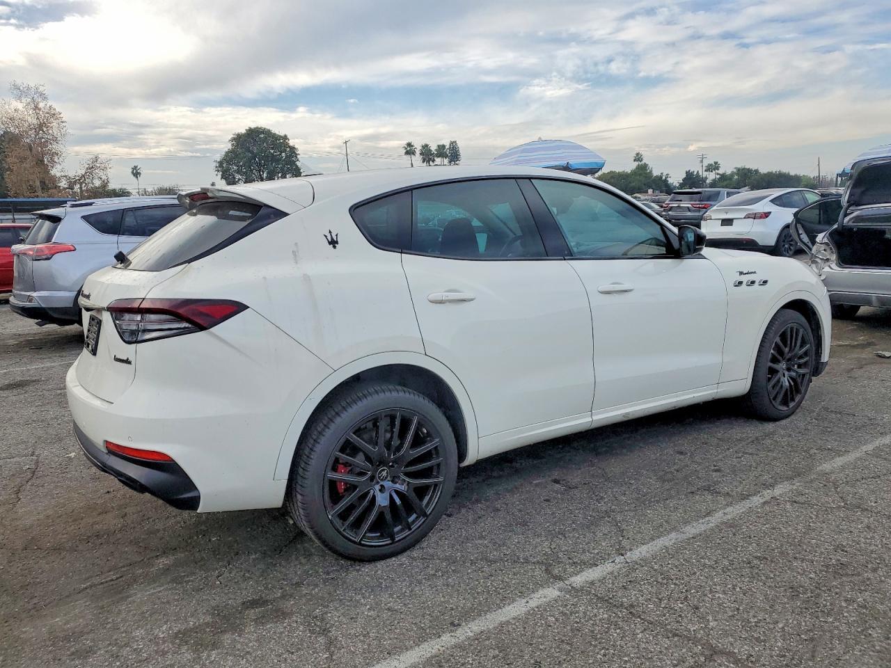 2023 Maserati Levante Modena - Фото 3
