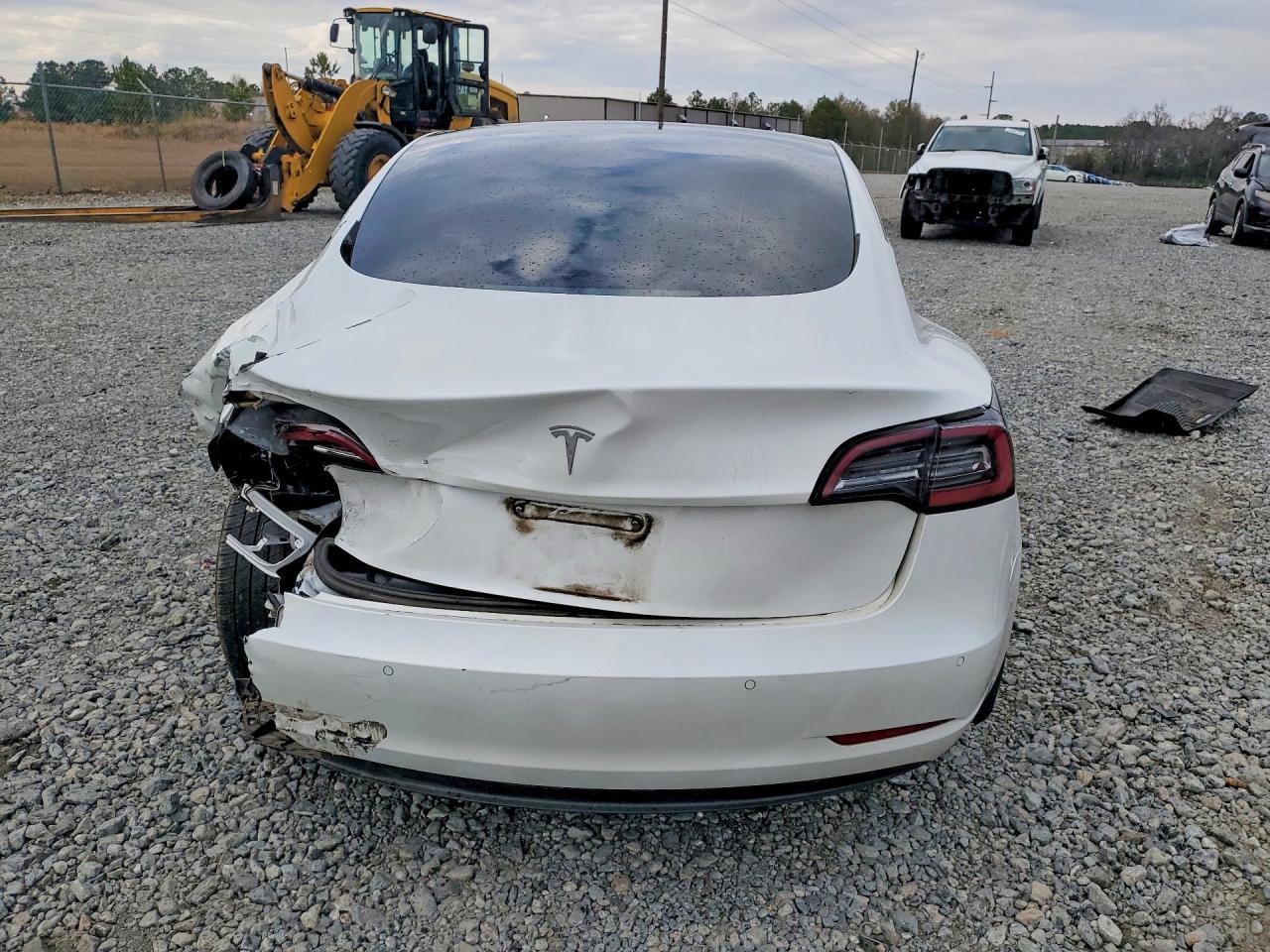 2021 Tesla Model 3 - Image 6