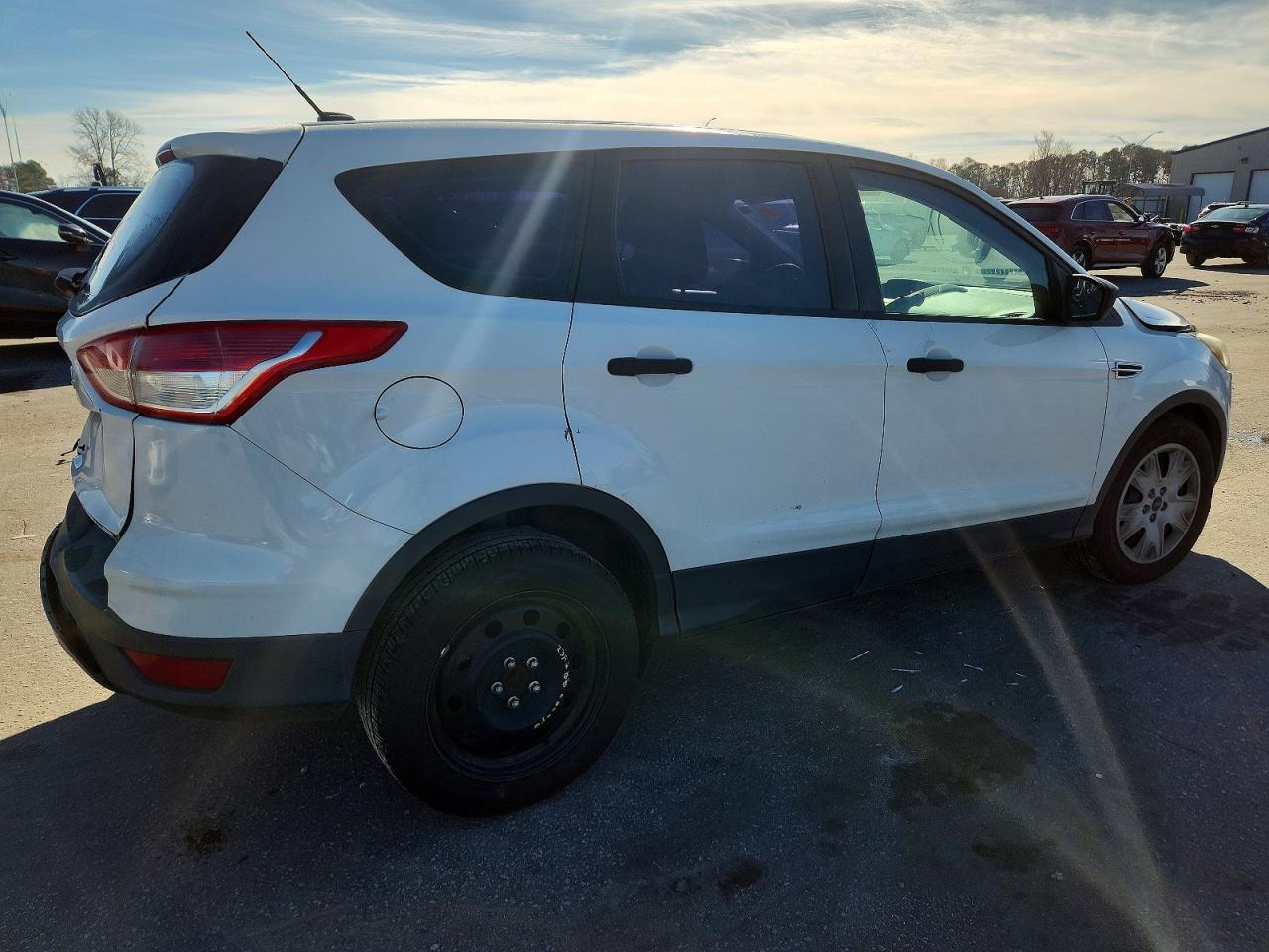 2014 Ford Escape S - Фото 3