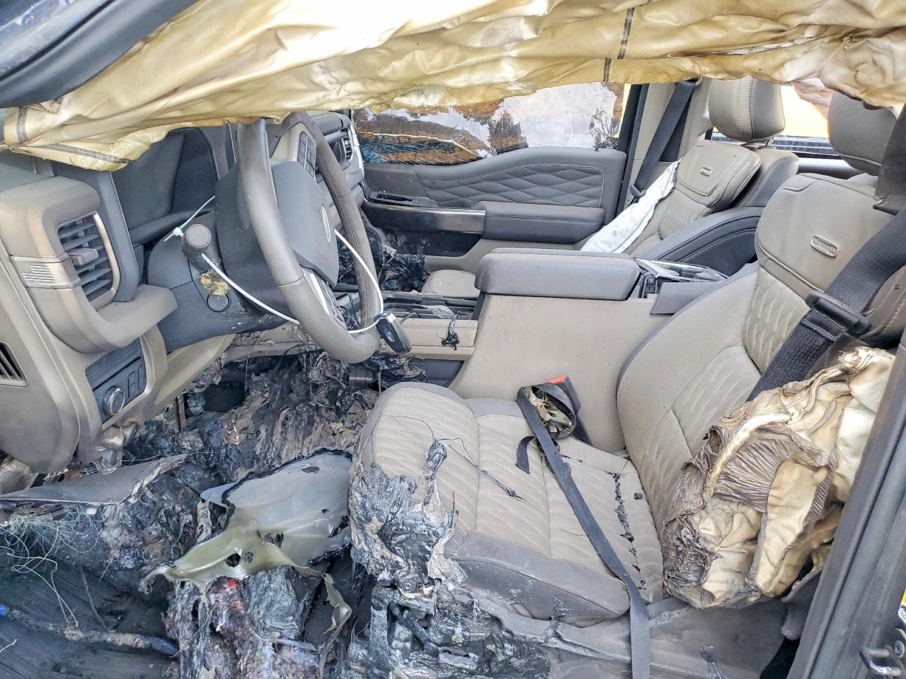 2025 Ford F350 Super Duty - Фото 7