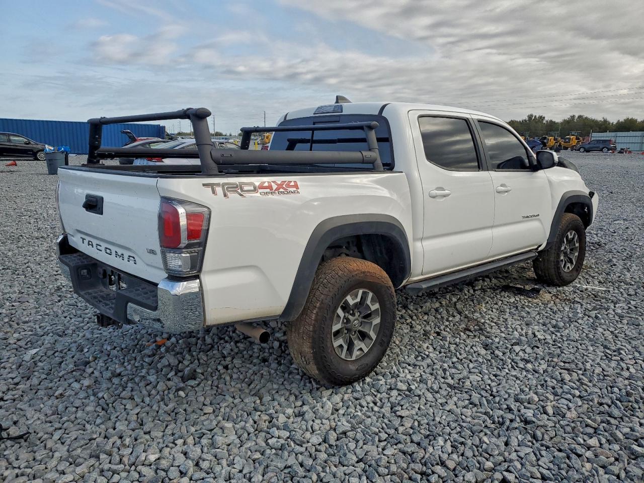 2020 Toyota Tacoma Double Cab - Фото 3