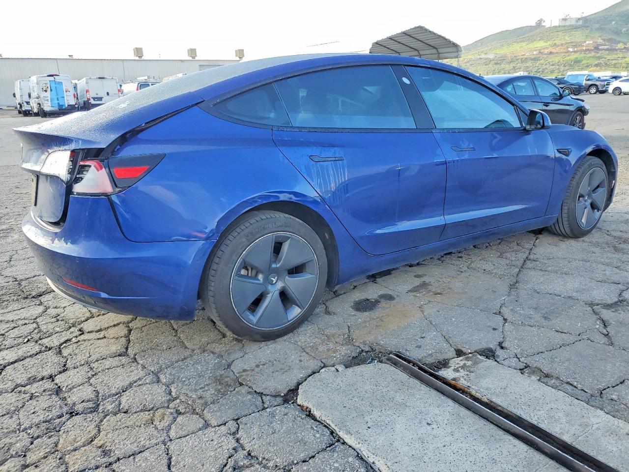 2022 Tesla Model 3 - Фото 3