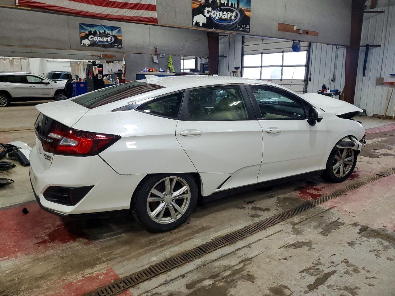 2018 Honda Clarity Touring - Image 3