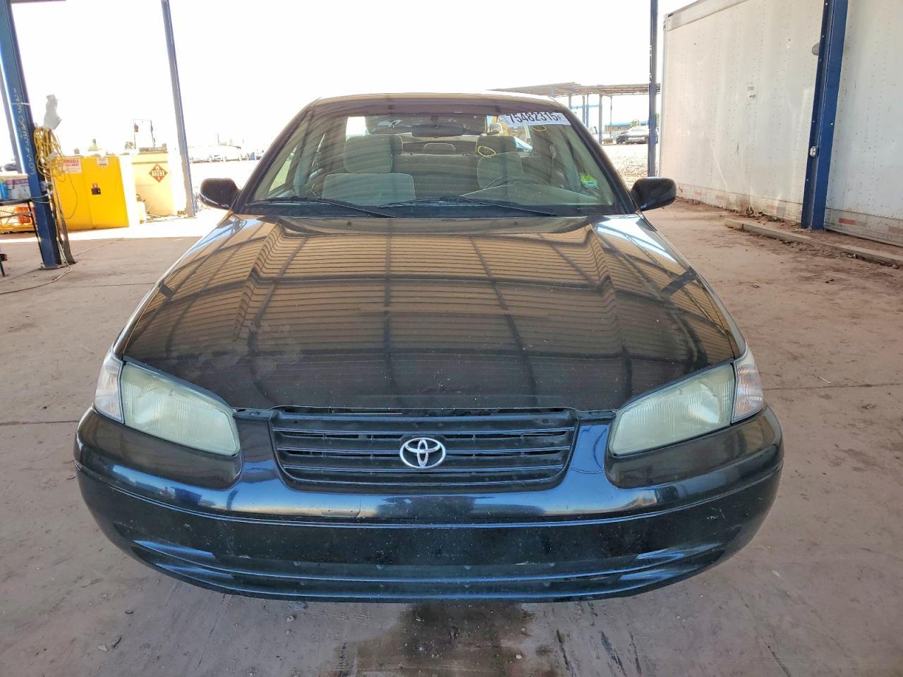 1999 Toyota Camry Le - Image 5