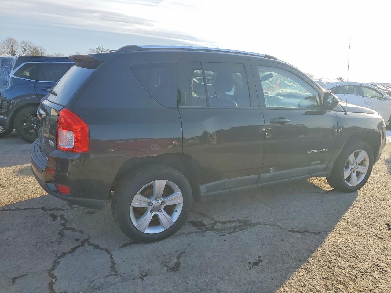 2011 Jeep Compass Sport - Фото 3