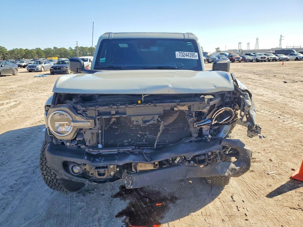 2024 Ford Bronco Black Diamond - Image 5