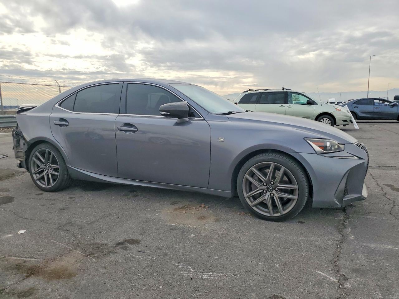 2017 Lexus Is 200T - Image 4