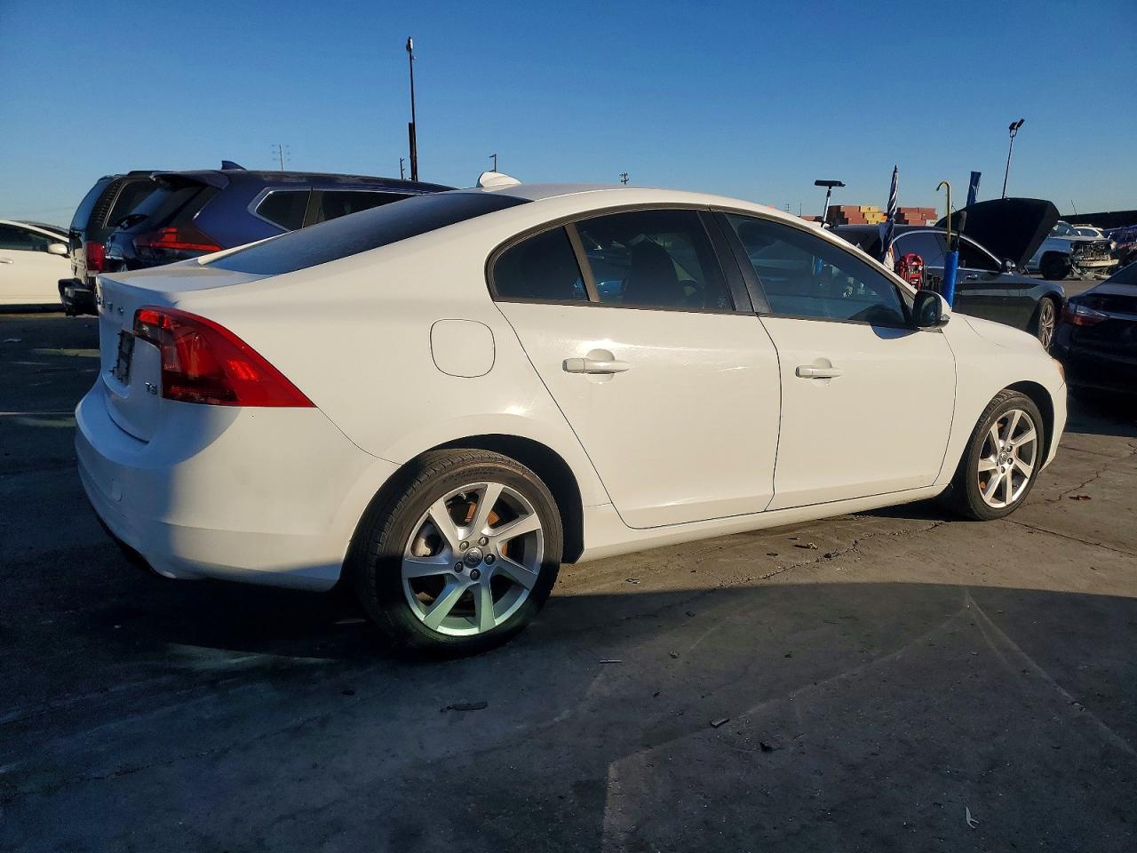 2014 Volvo S60 T5 - Фото 3