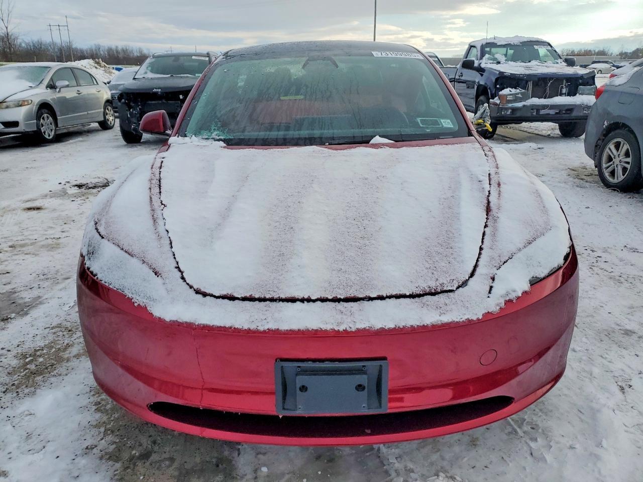 2025 Tesla Model 3 - Фото 5