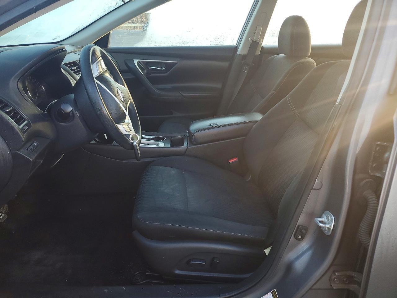 2017 Niss Altima 2.5 - Image 7