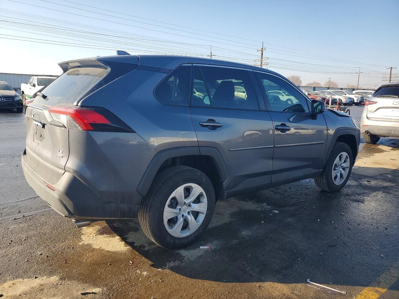 2024 Toyota Rav4 Le - Image 3