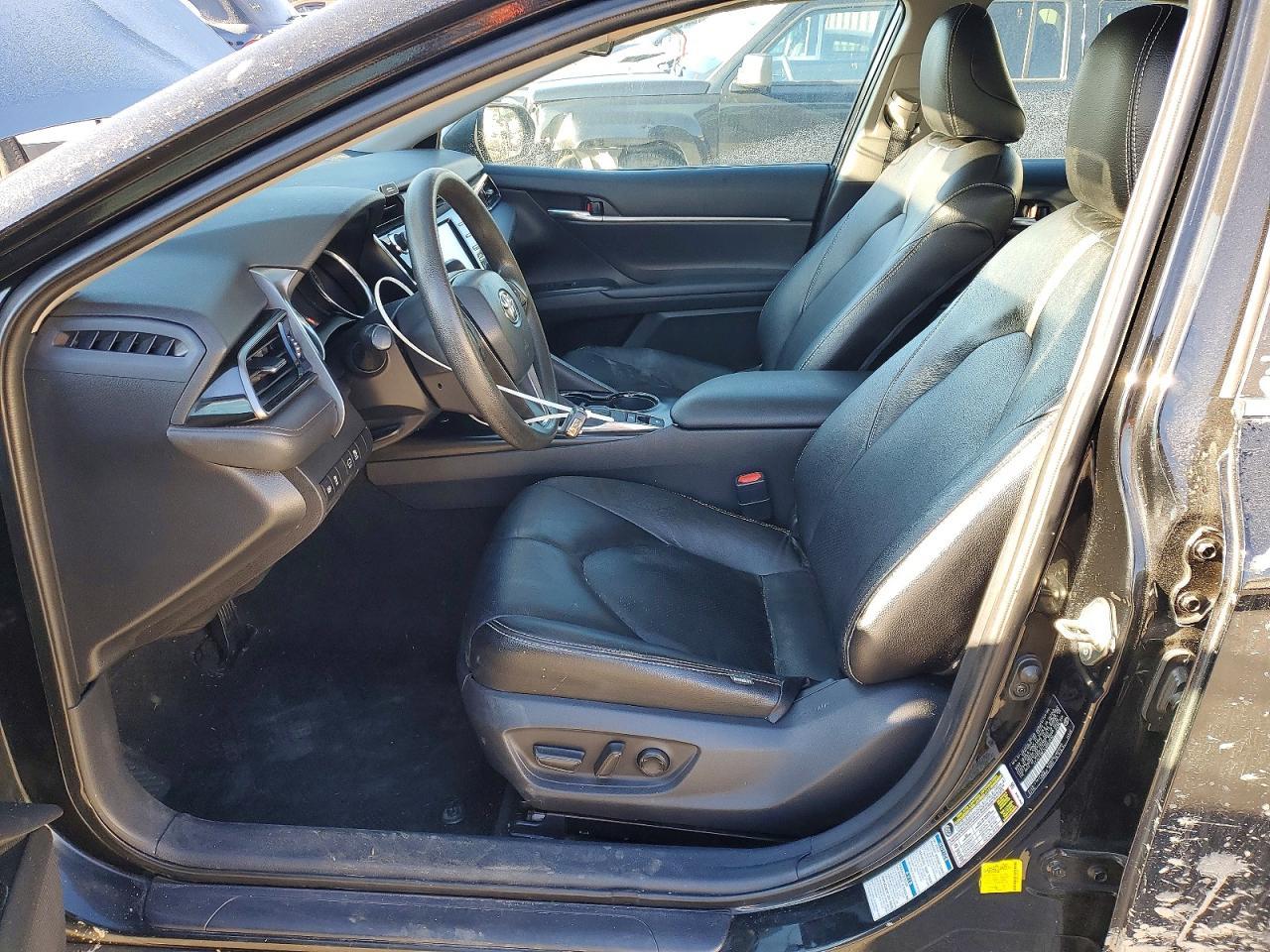 2020 Toyota Camry Le - Фото 7