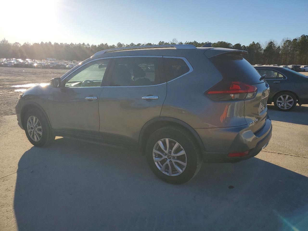 2018 Nissan Rogue S - Фото 2