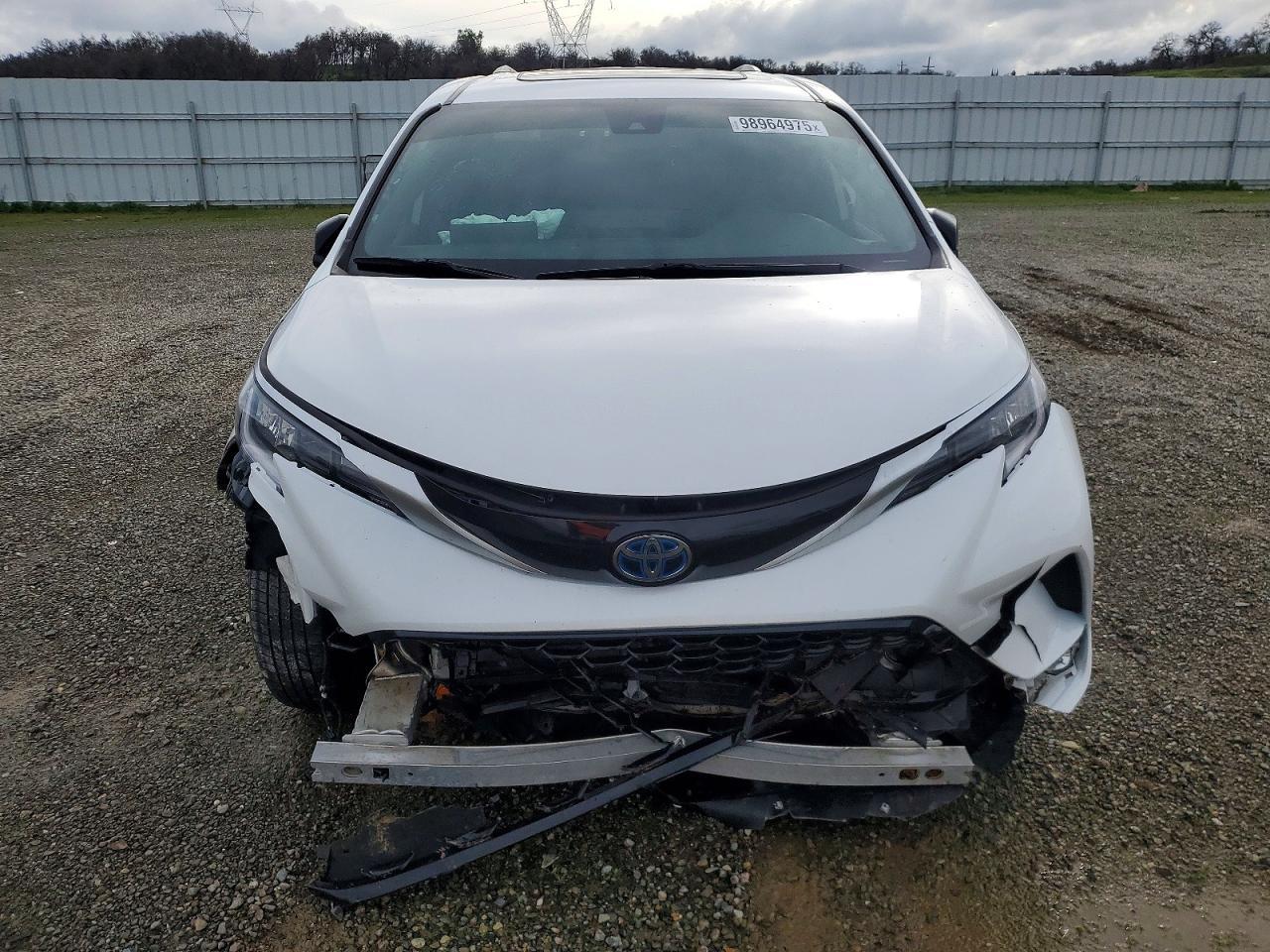 2022 Toyota Sienna Xse - Фото 5