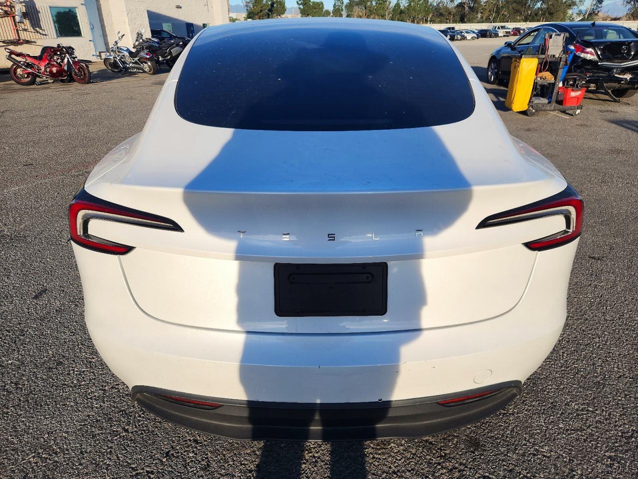 2024 Tesla Model 3 - Image 6