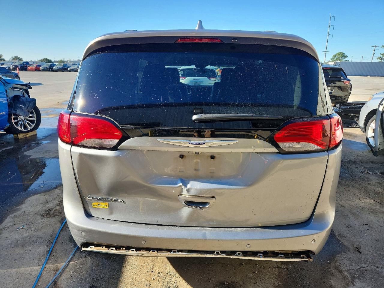 2018 Chrysler Pacifica Touring L - Image 6