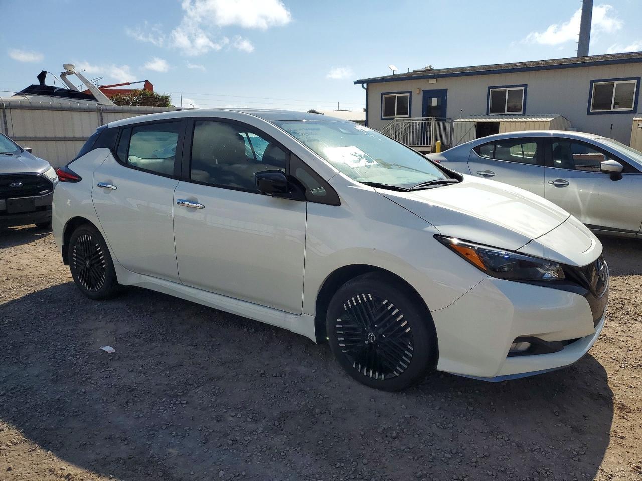 2023 Nissan Leaf Sv Plus - Image 4