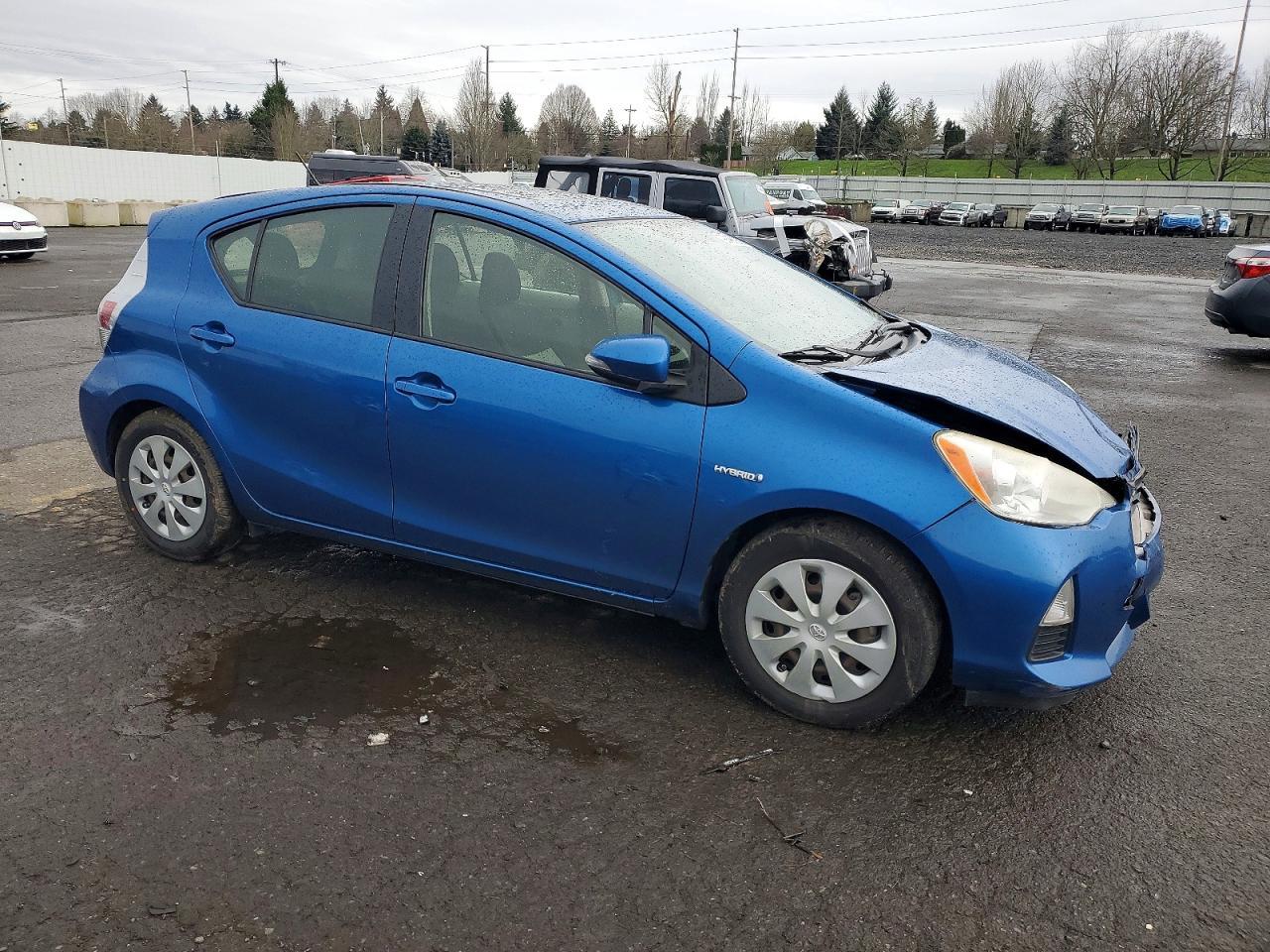 2013 Toyota Prius C - Image 4