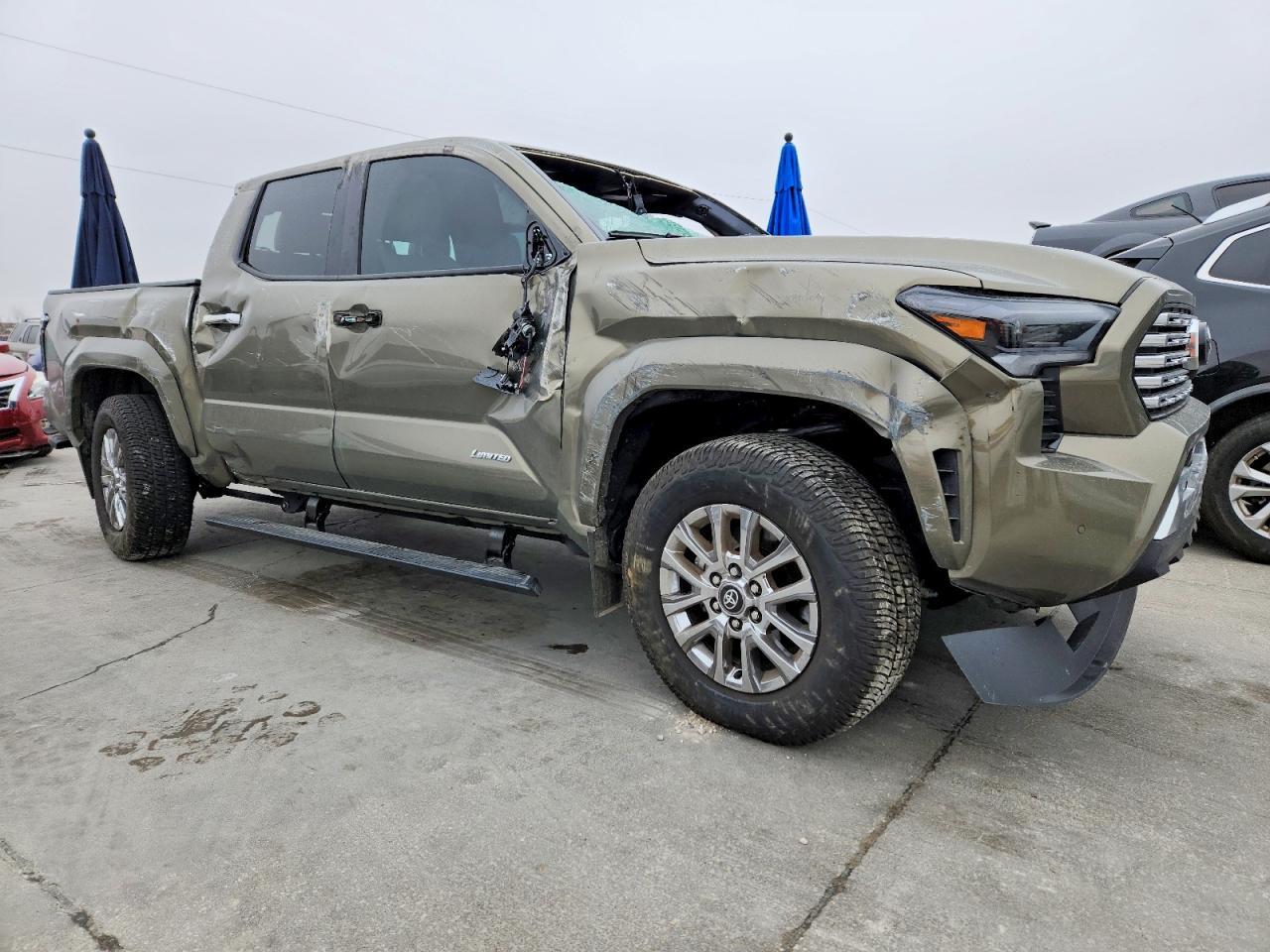 2025 Toyota Tacoma Double Cab - Image 4