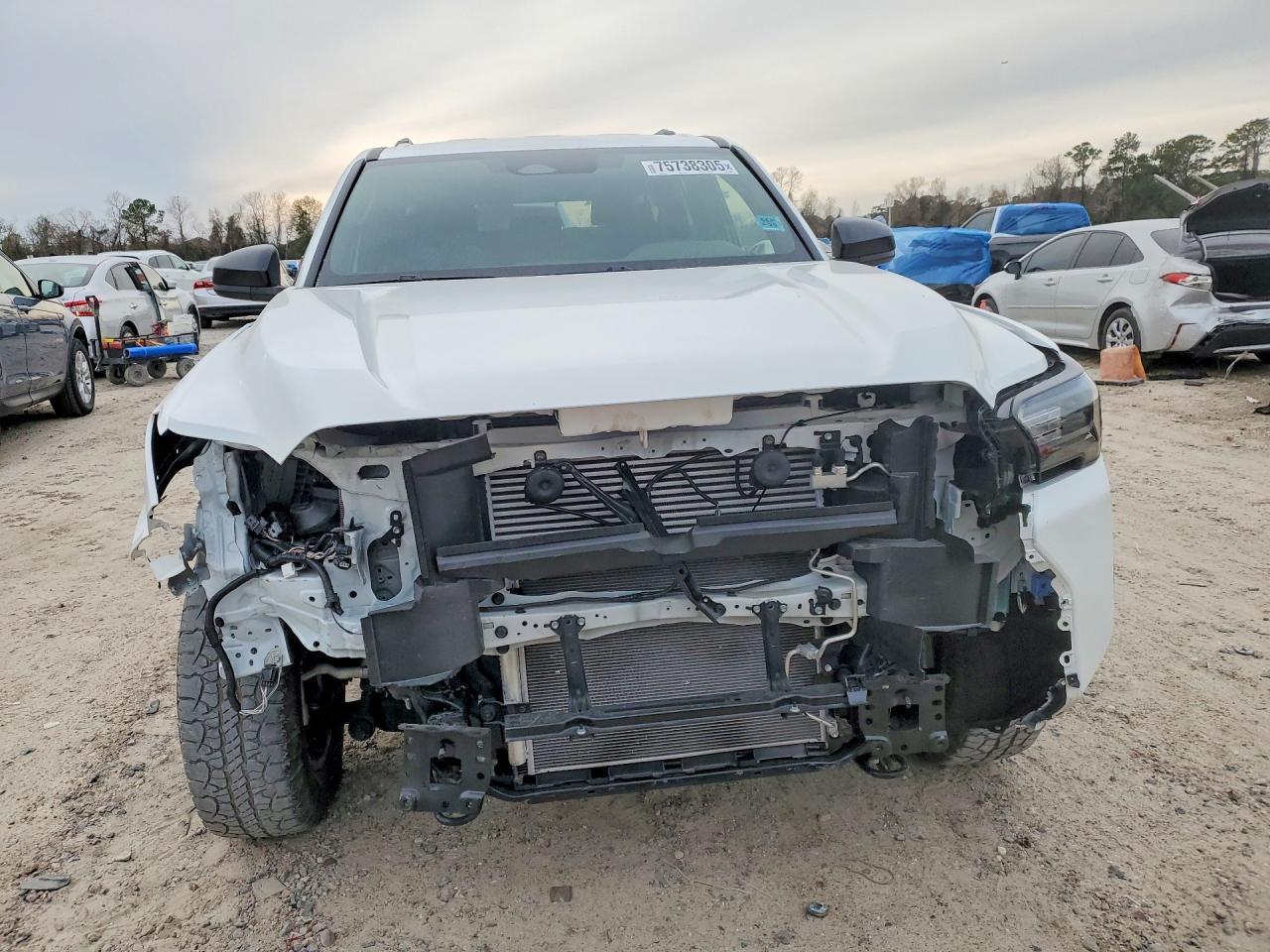 2025 Toyota 4Runner Sr5 - Image 5