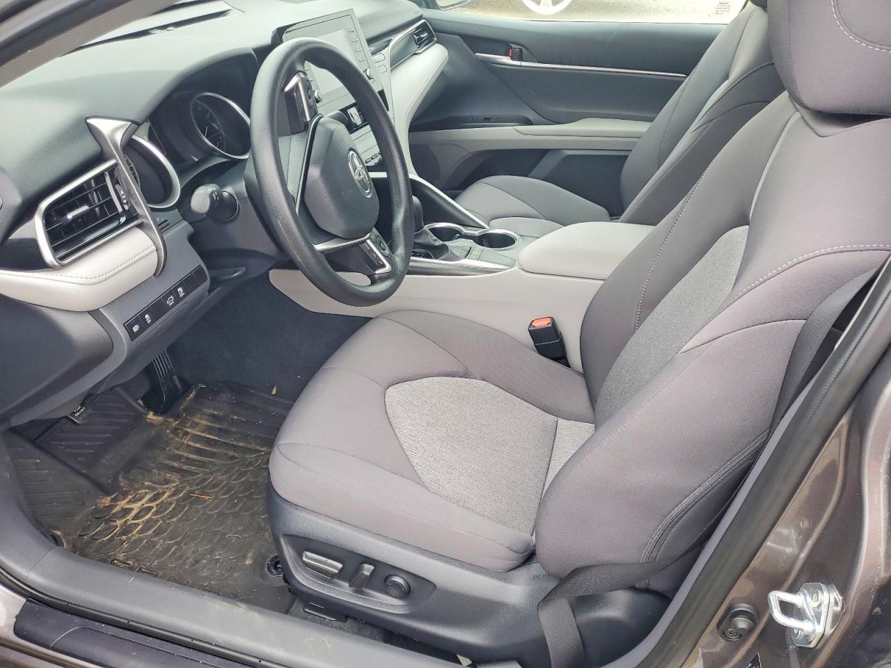 2024 Toyota Camry Le - Image 7