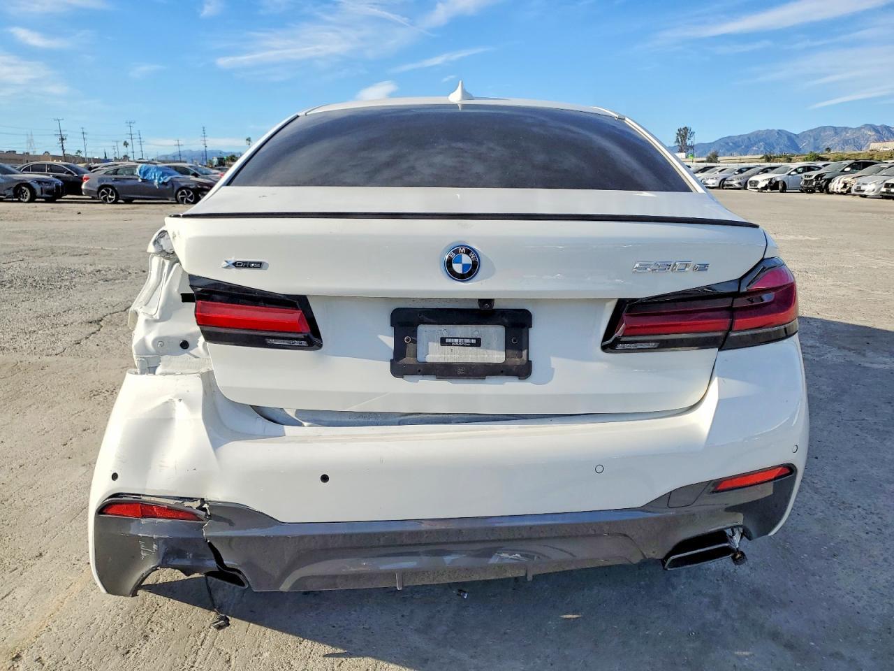 2023 BMW 530Xe - Image 6