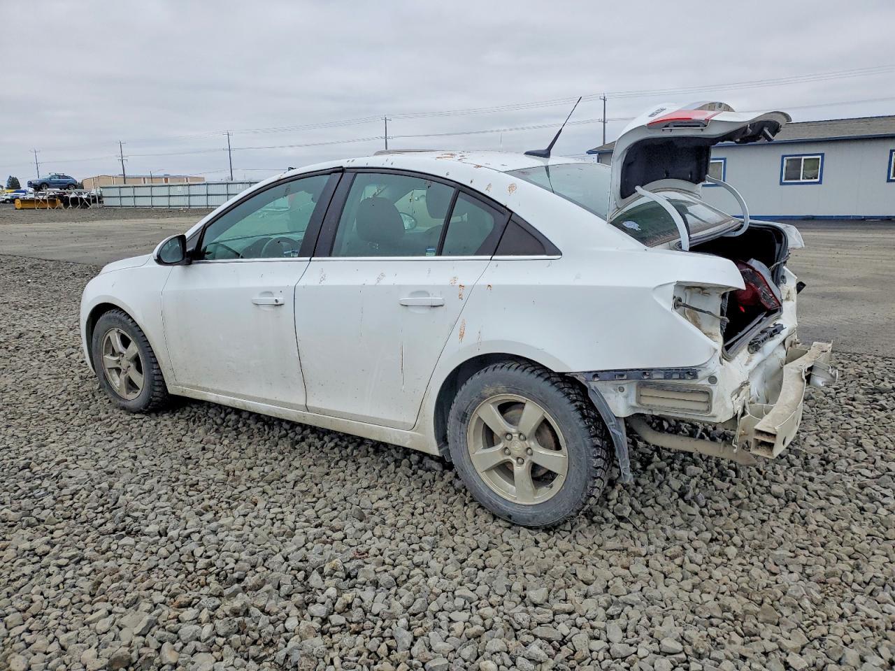 2013 Chevrolet Cruze Lt - Image 2