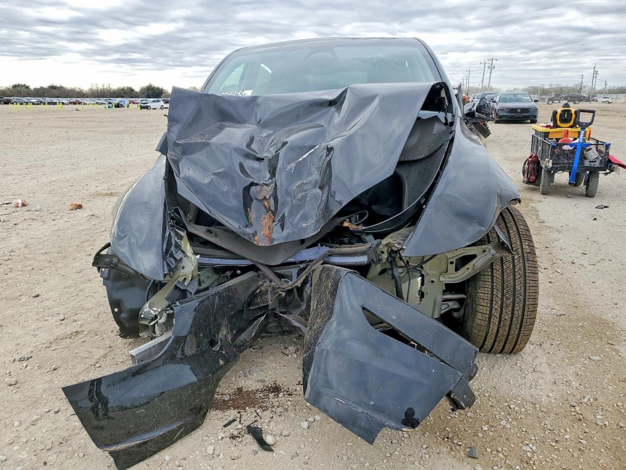 2026 Tesla Model Y - Фото 5