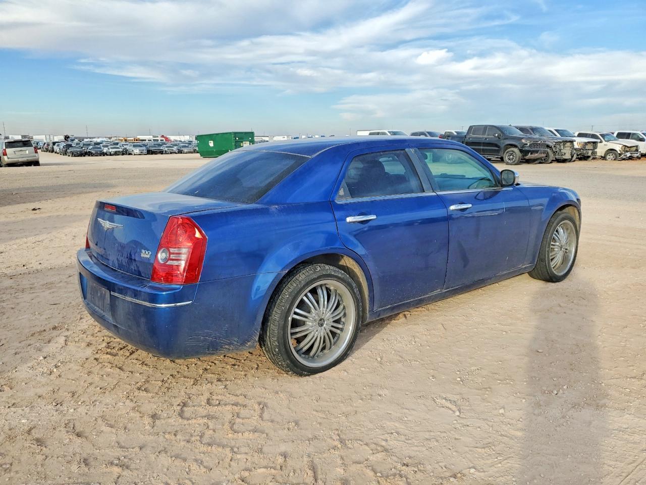 2010 Chrysler 300 Touring - Image 3