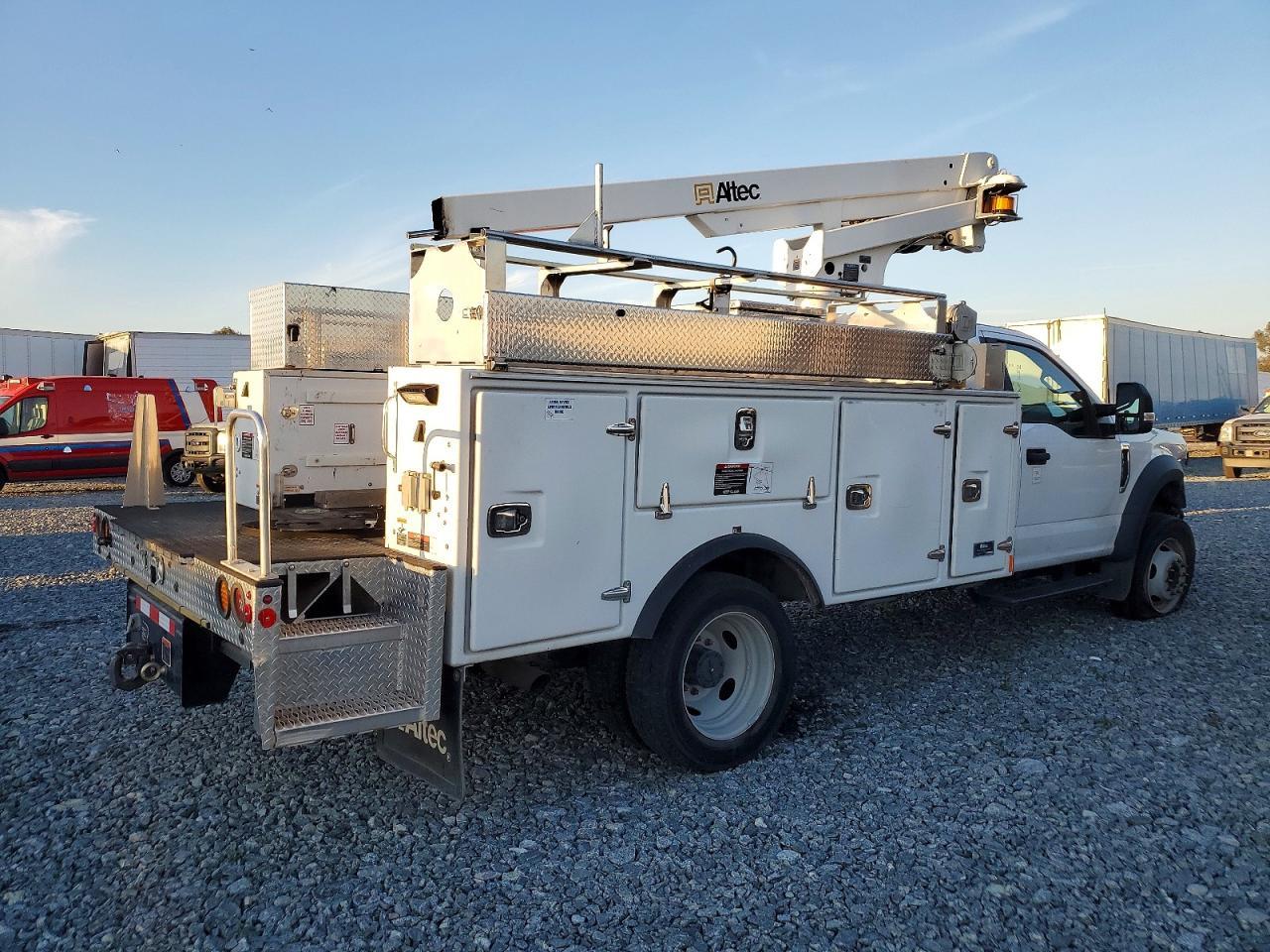 2022 Ford F450 Super Duty - Фото 3