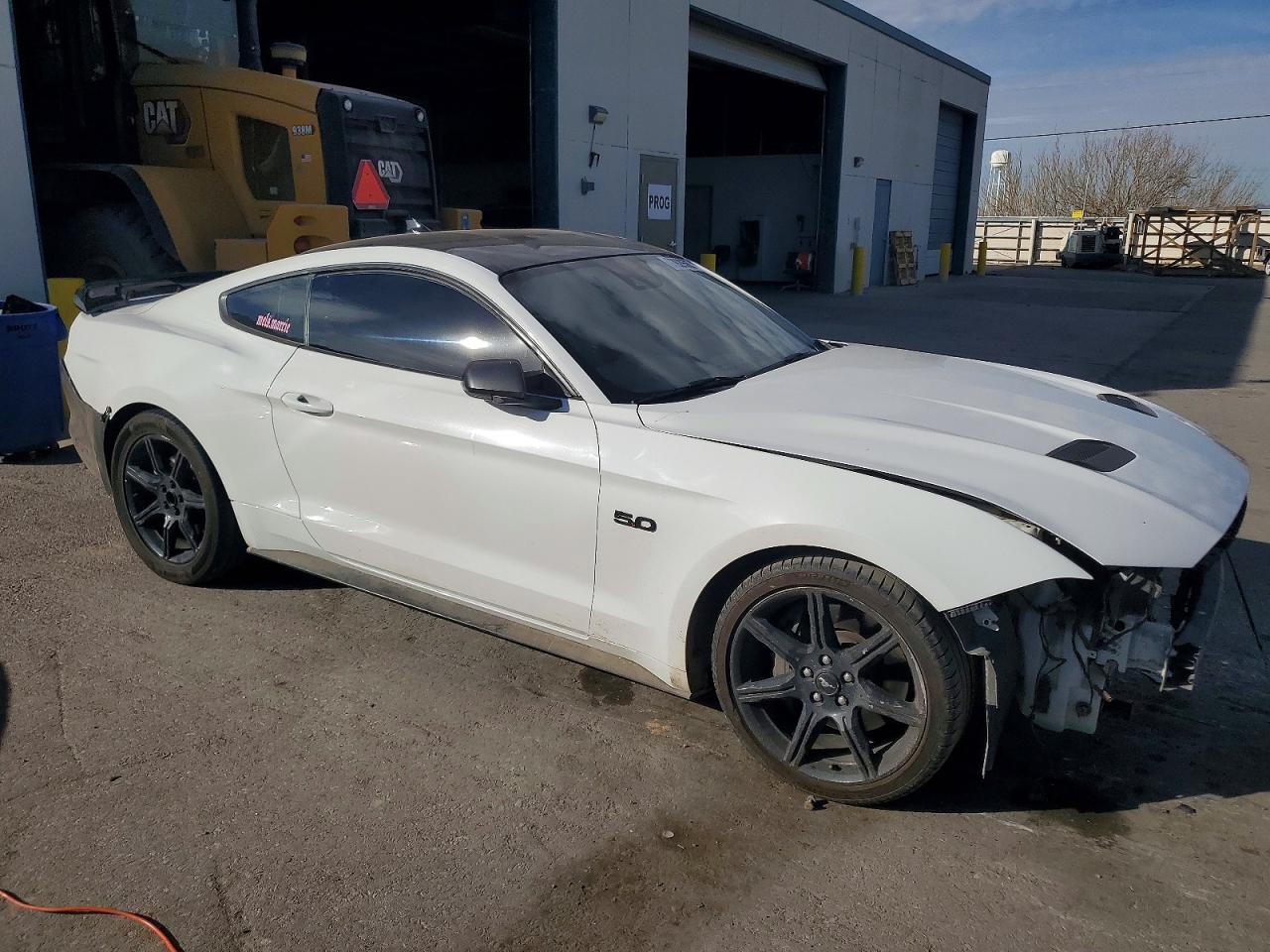 2020 Ford Mustang Gt - Фото 4