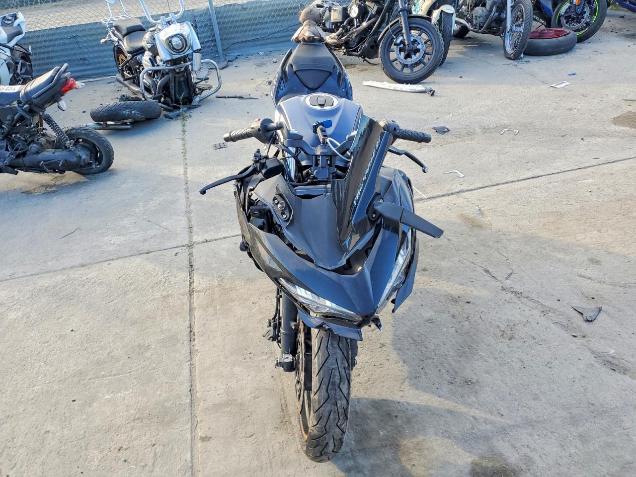 2023 Kawasaki Ex400 - Фото 2