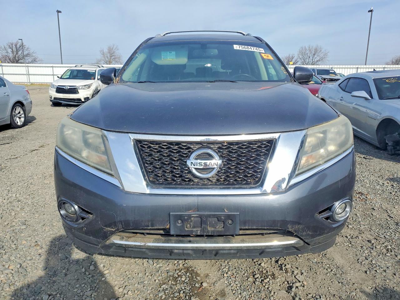2013 Nissan Pathfinder S - Image 5