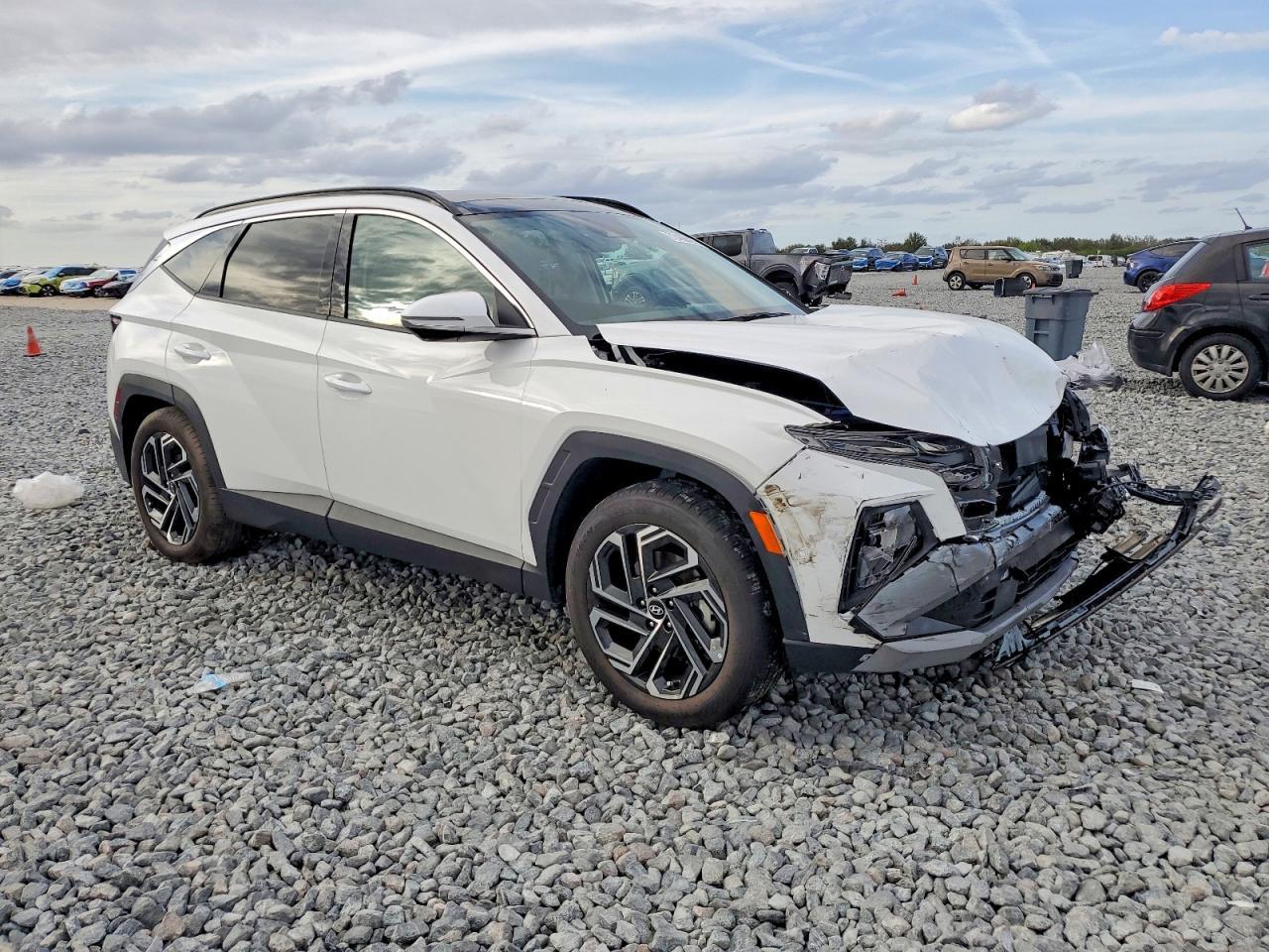 2025 Hyundai Tucson Limited - Image 4
