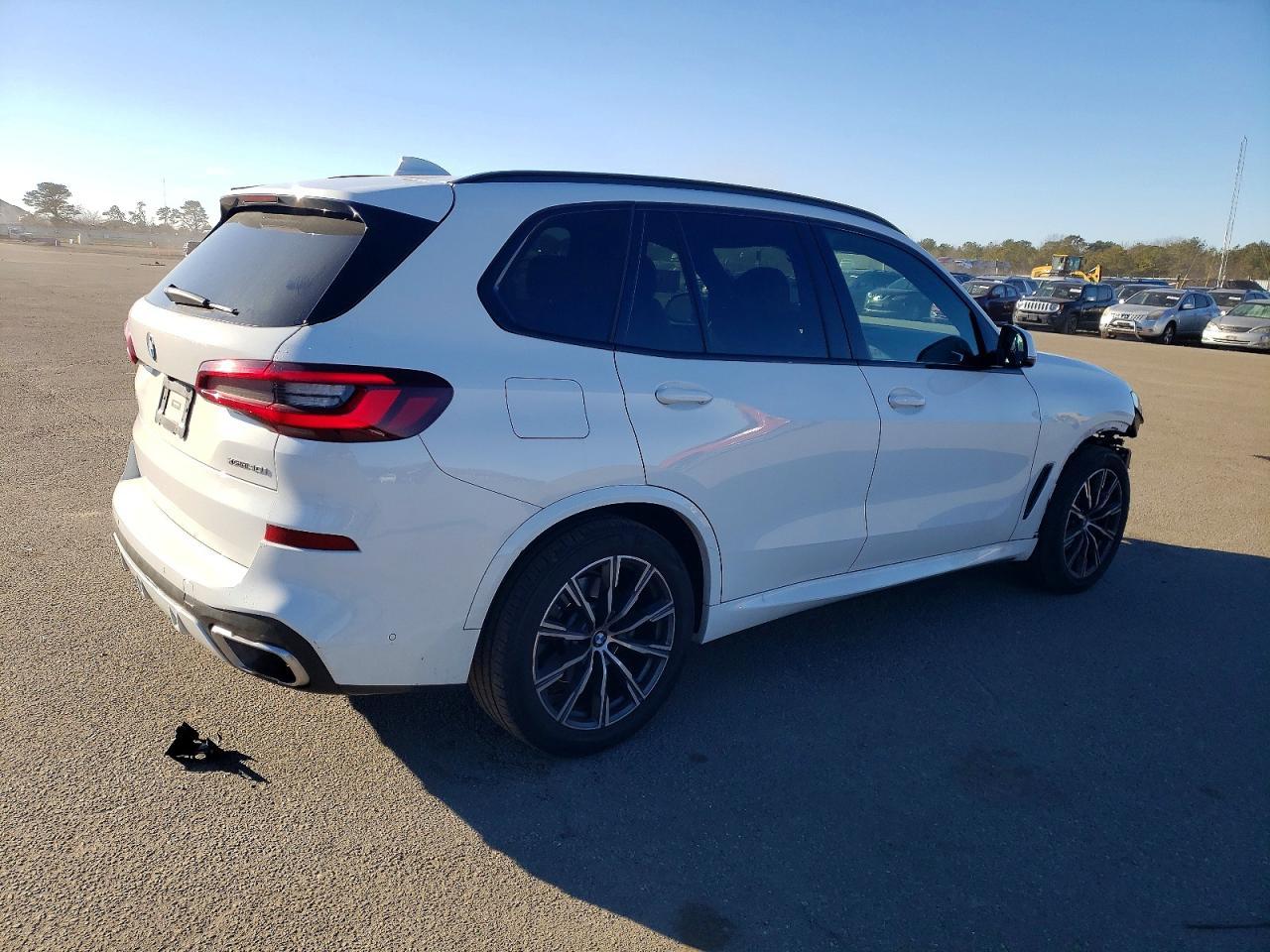 2021 BMW X5 xDrive40I - Фото 3