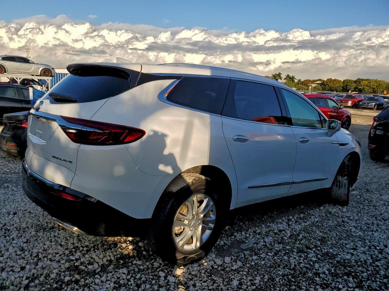 2018 Buick Enclave Essence - Фото 3