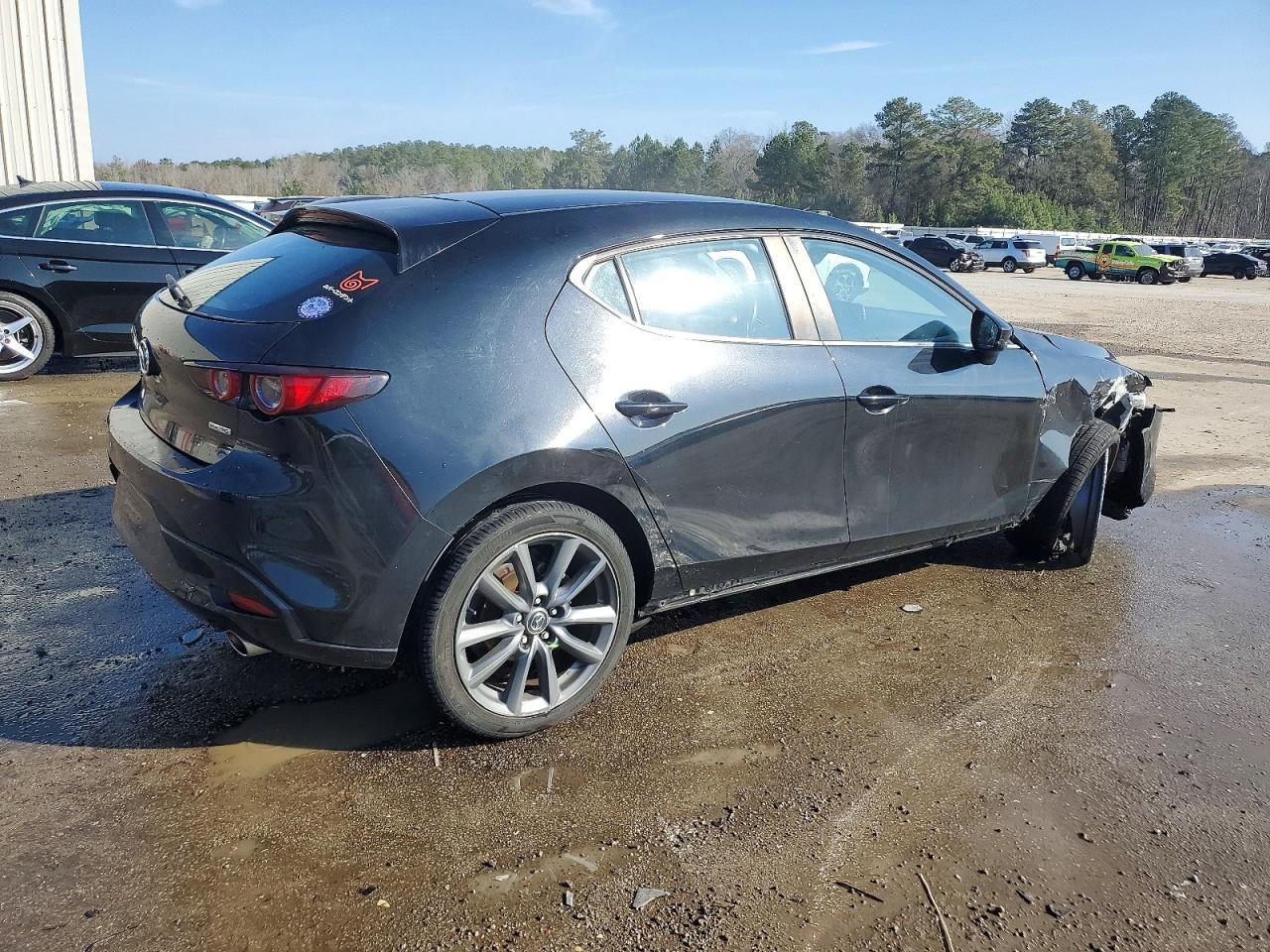 2021 Mazda 3 Select - Image 3